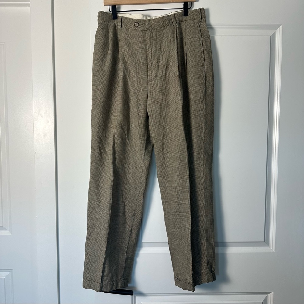 Jos. A. Bank (35x30) Travelers Collection Neutral Houndsooth Pleated Front Pants